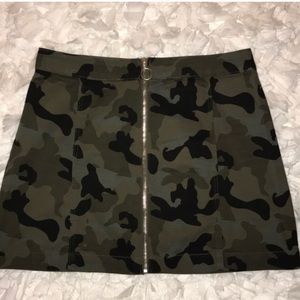 Hm camouflage skirt brand new size 2